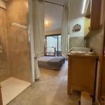 וילה Glass And Wood Designer With Garden In Centertown *