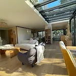 Glass And Wood Designer With Garden In Centertown וילה *