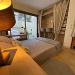 Glass And Wood Designer With Garden In Centertown וילה מונפלייה
