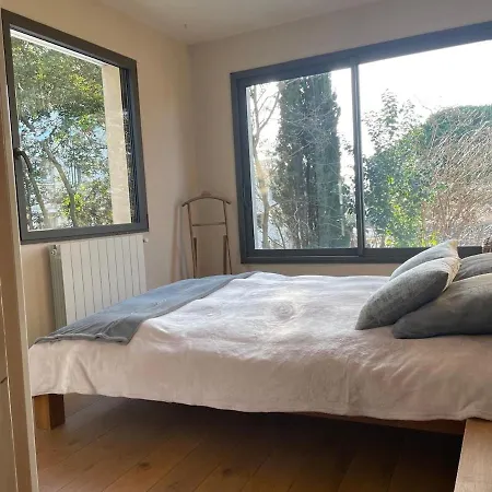 Villa Glass And Wood Designer With Garden In Centertown *