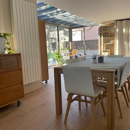 Glass And Wood Designer With Garden In Centertown Villa *