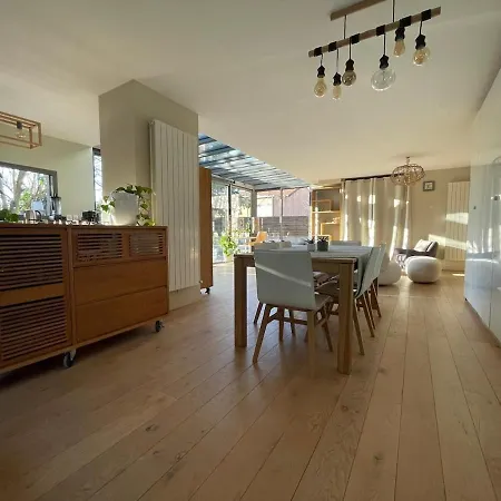 Glass And Wood Designer With Garden In Centertown *