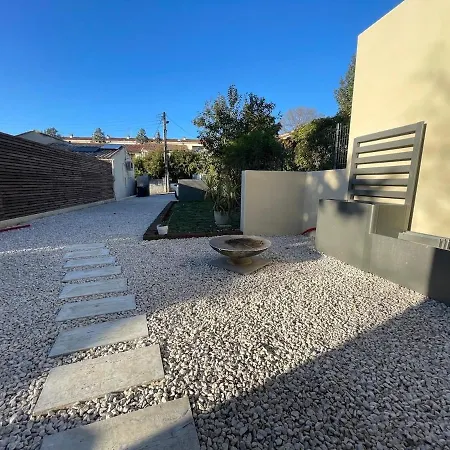 Glass And Wood Designer With Garden In Centertown * מונפלייה