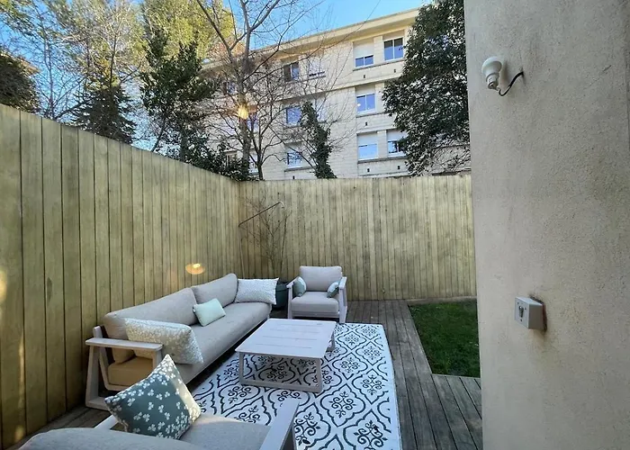 Glass And Wood Designer With Garden In Centertown