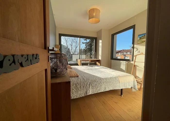 Glass And Wood Designer With Garden In Centertown 别墅 蒙彼利埃