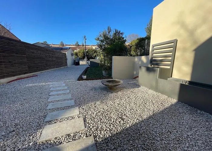 Glass And Wood Designer With Garden In Centertown * 蒙彼利埃